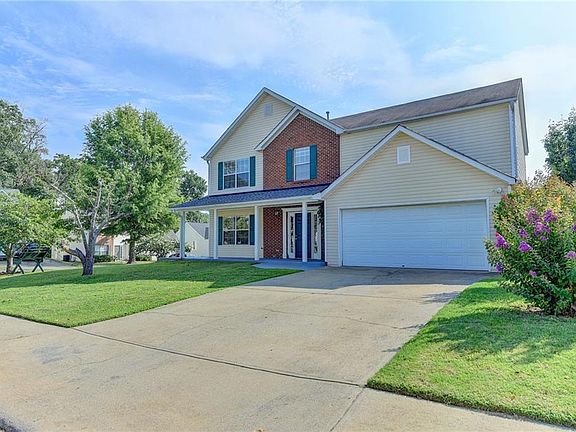 4th image of 561 Sydney Walk Ln