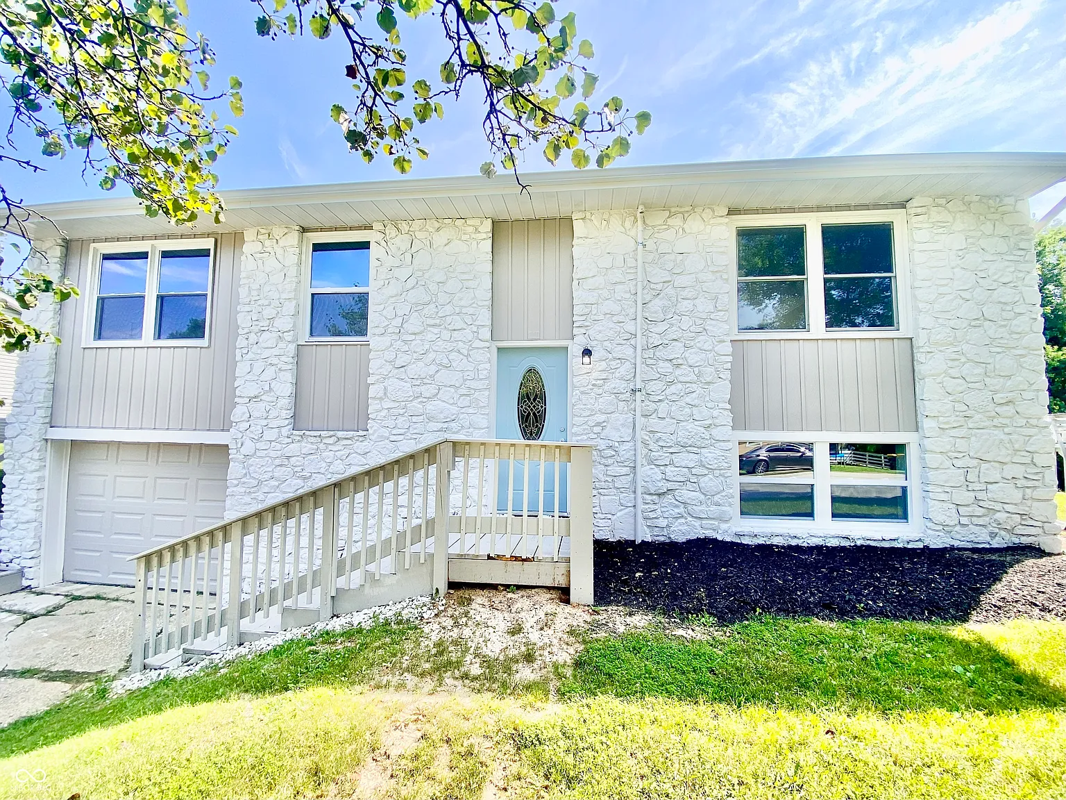 110 S Renee Dr photo 1