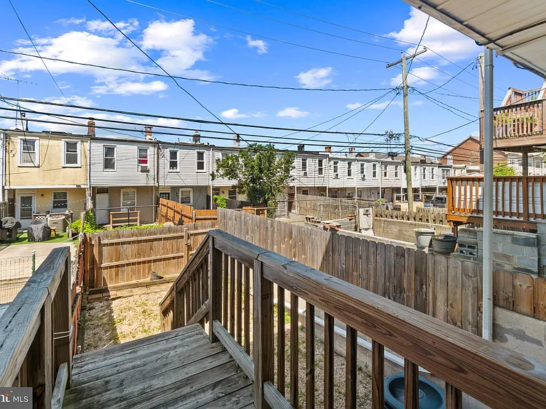 324 Oldham St — Photo 42
