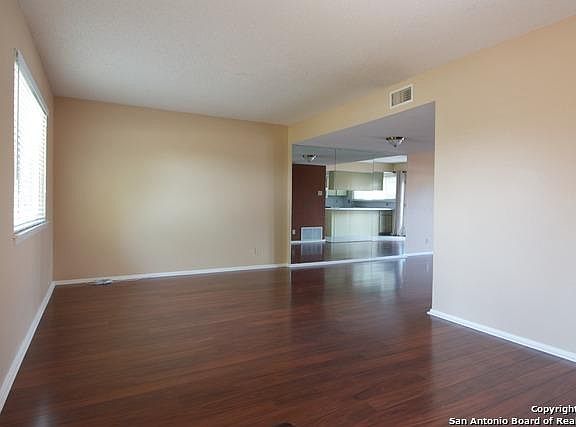 2nd image of 10902 Crown Park