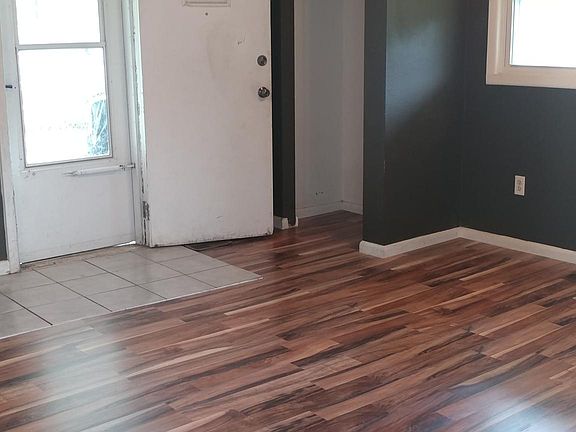 3rd image of 2098 Bomber Ave