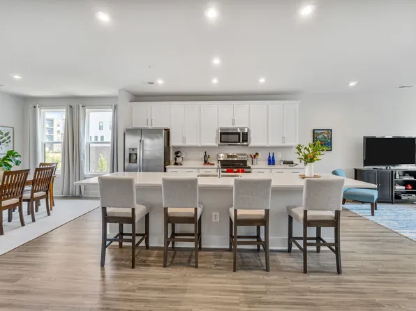 802 Wesley Ln Unit B, Charlottesville, VA 22911