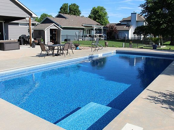 4th image of 1410 Chelle Ct