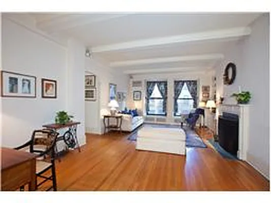 Sold by Douglas Elliman | media 24