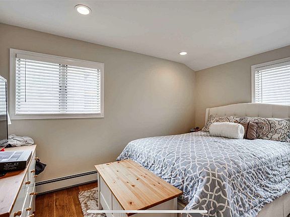 4th image of 150 Simmons Dr