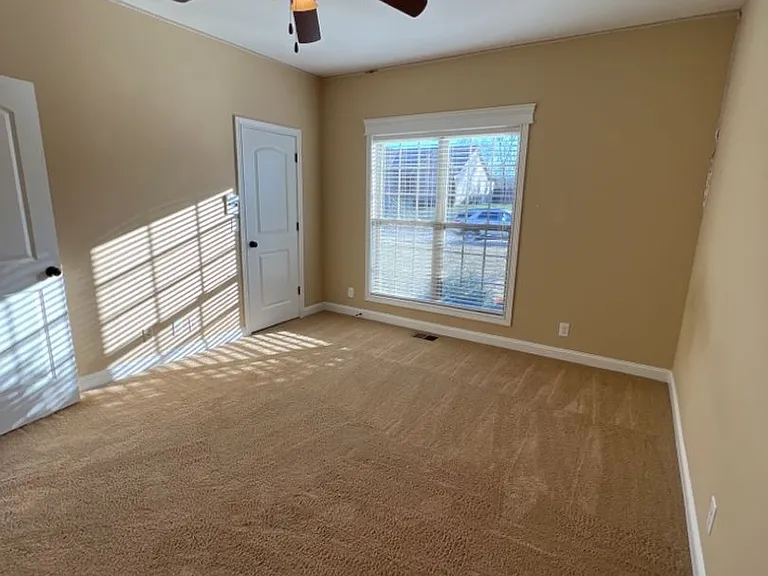 1320 Vantage Ct — Photo 16