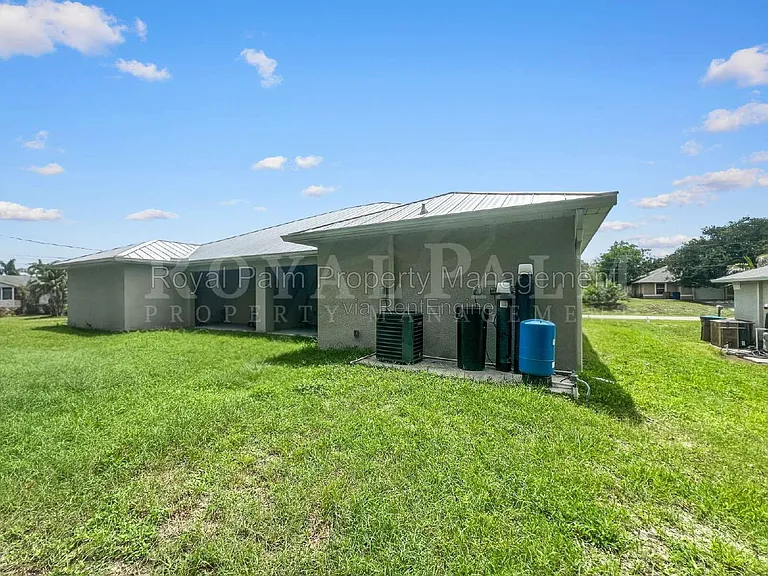 745 Harry Ave S — Photo 40