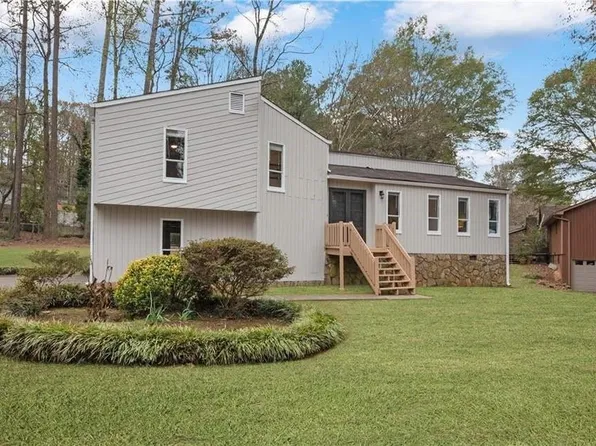 2532 Hidden Hills Dr, Marietta, GA 30066
