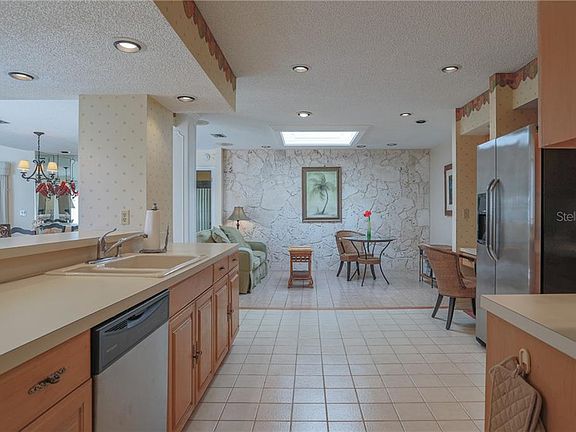 4th image of 11212 Veranda Ct