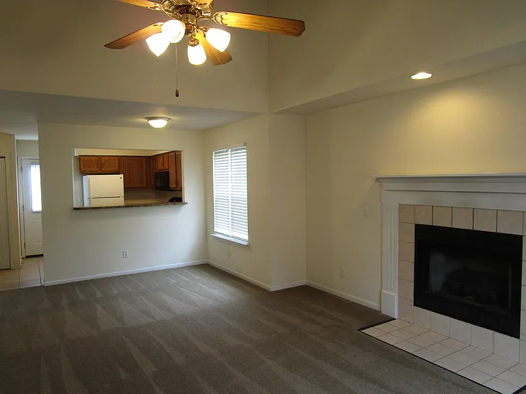 4404 Jeana Ct — Photo 4