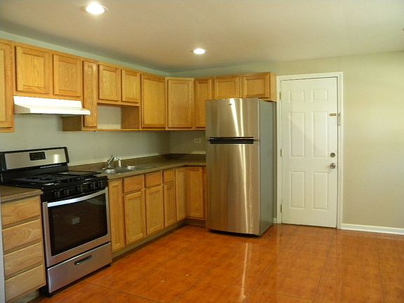 2nd image of 6023 Hampton Dr