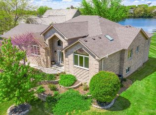 9402 Loch Glen Ct, Crystal Lake, IL 60014