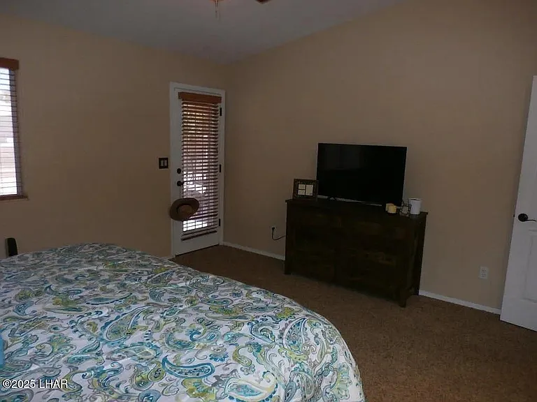 2304 Buckingham Blvd — Photo 11