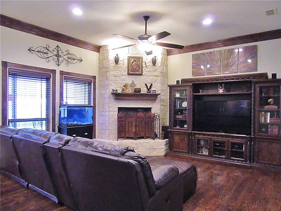 4th image of 534 Swift Water Dr