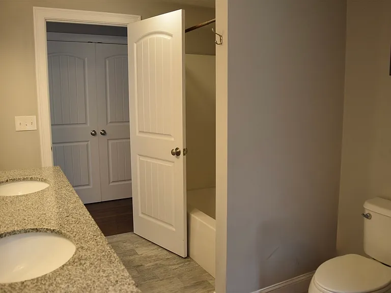 142 Grove Ave — Photo 14