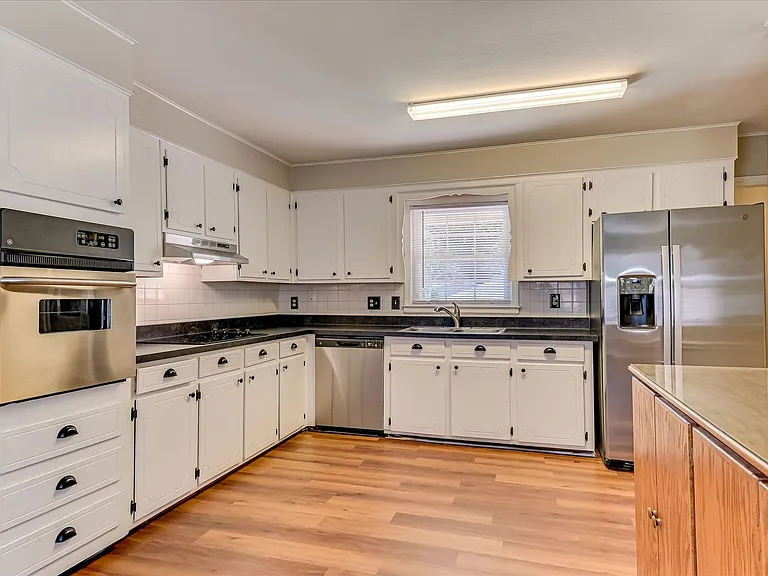 2705 Bolling Rd — Photo 11