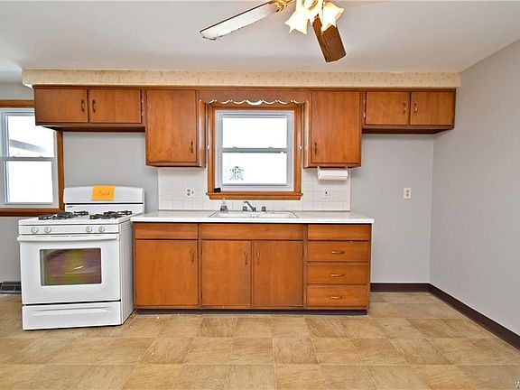 3rd image of 81 Teresa Dr