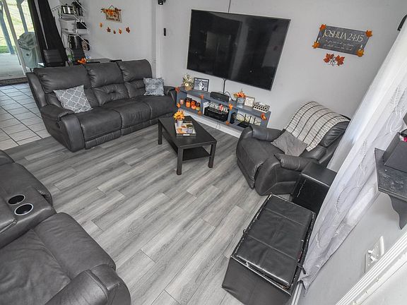 4th image of 3806 Harvest Way