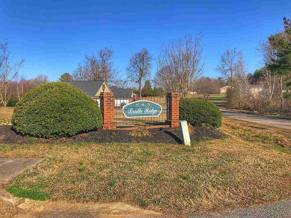 2nd image of 803 Shadow Creek Dr