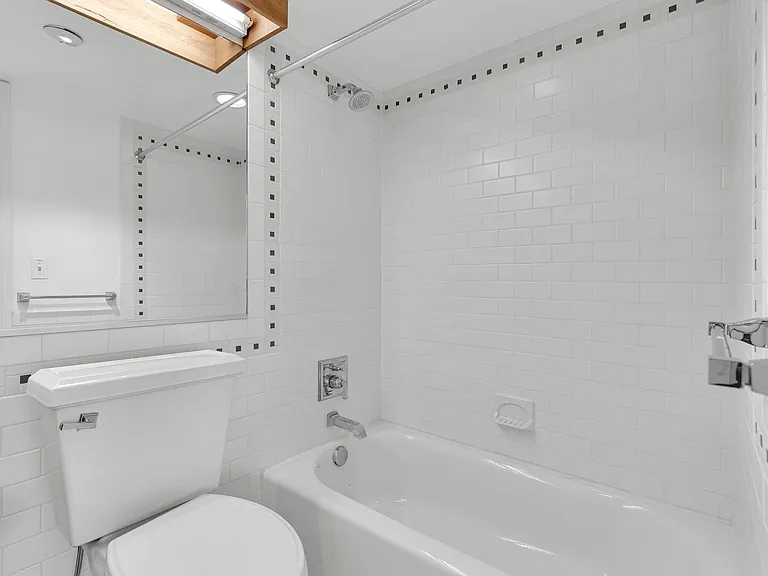 1020 Pennsylvania Ave SE #102 — Photo 21