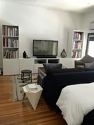 Rented by R New York