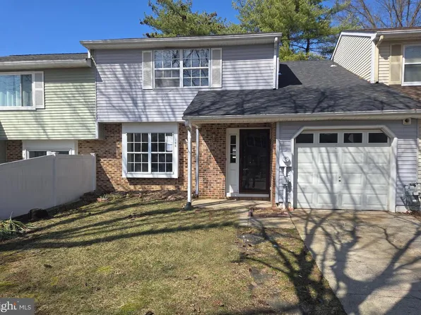 106 Banwell Ln, Mount Laurel, NJ 08054