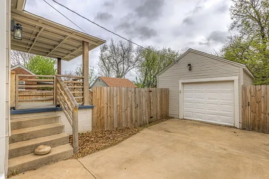 1315 S Evanston Ave — Photo 19