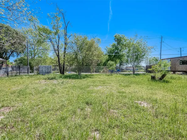 5525 Liberty Rd, Houston, TX 77026