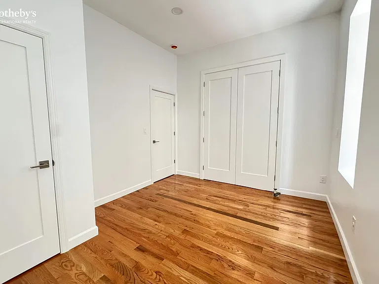 200 Claremont Ave #4 — Photo 8