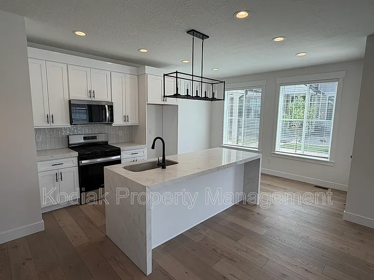 8812 S Cys Park Ln — Photo 9