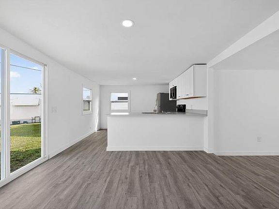 4th image of 3333 State St #73