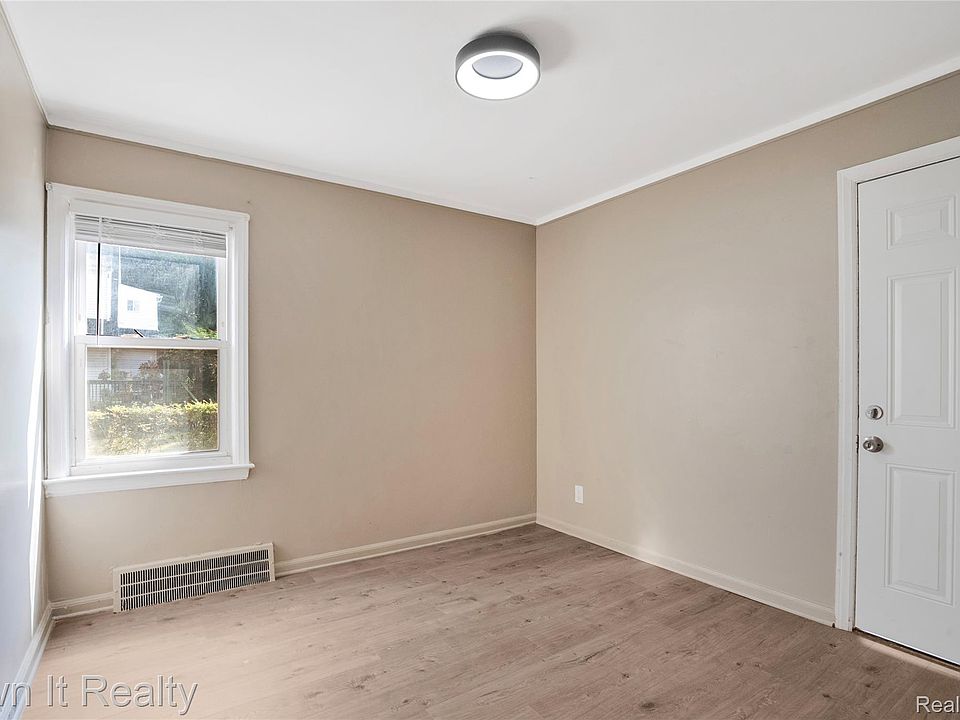 10031 Mercedes, photo 18