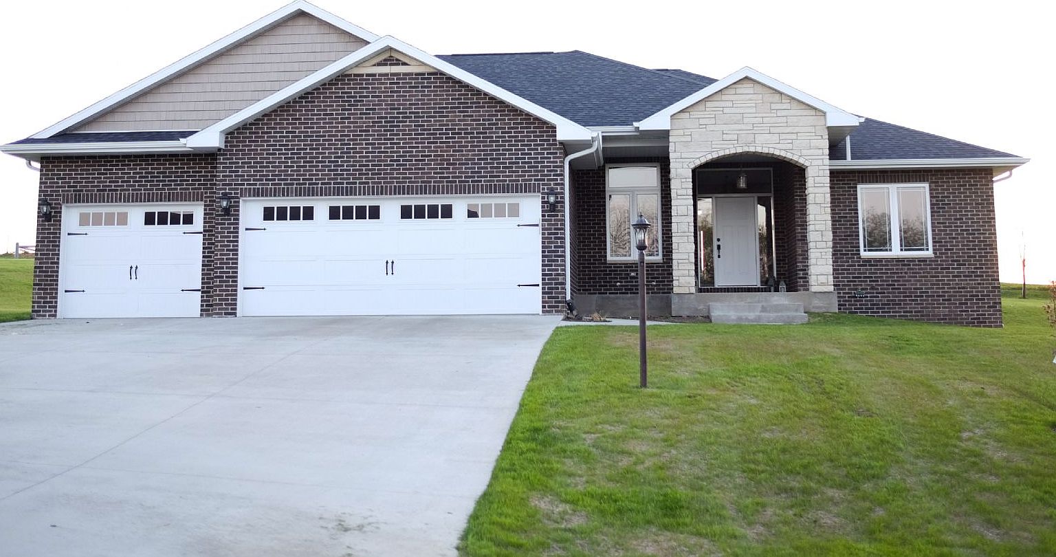 17133 Castlemaine Ln, Dubuque, IA 52001 Zillow