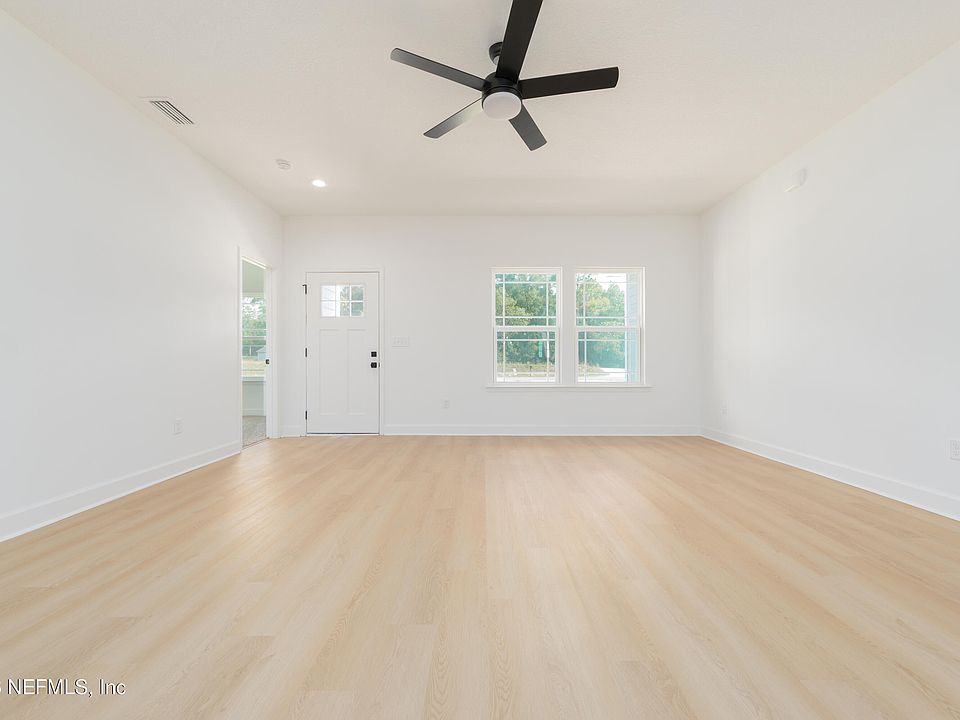 1st image of 450 SE 72ND Street