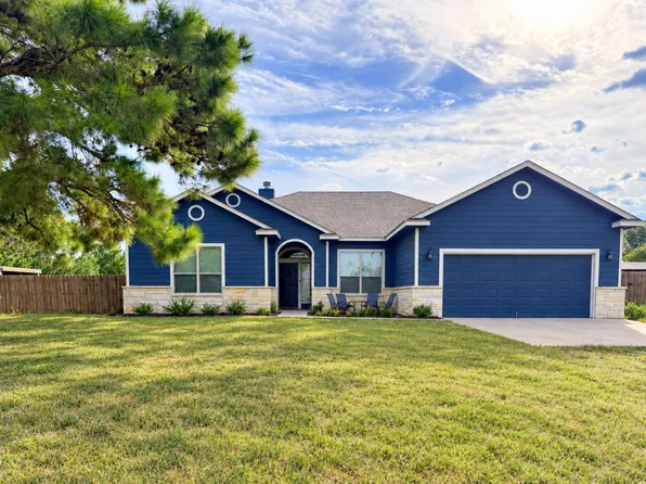 292 Cardinal Dr, Paige, TX 78659