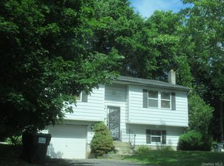 109 Indian Trl, Maybrook, NY 12543