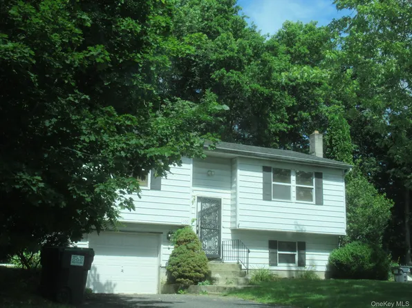 109 Indian Trail, Maybrook, NY 12543