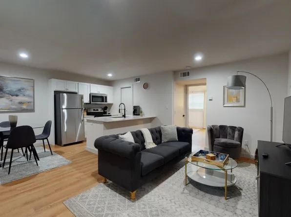 Hoskins 90 at Bishop Ridge, 336 N Lancaster Ave APT 203, Dallas, TX 75203