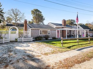 27 Stoughton Ln, Chatham, MA 02633