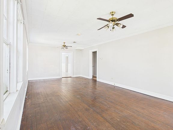 5th image of 131 Washington St