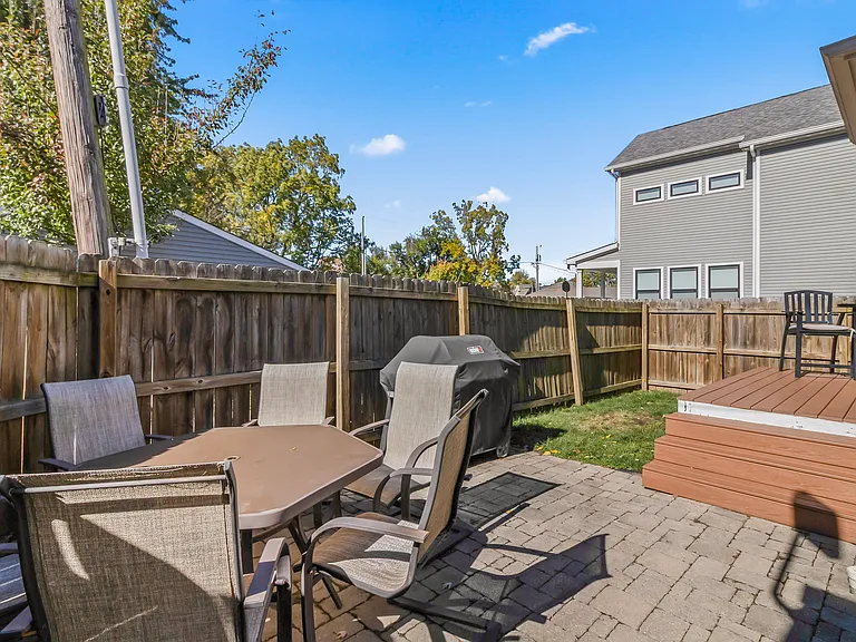 2410 N College Ave — Photo 43