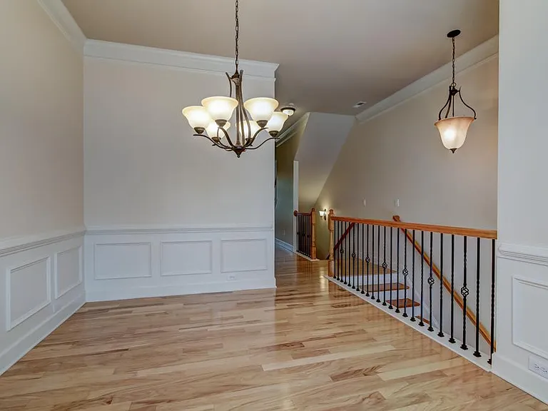 2027 Cobblestone Cir NE — Photo 8