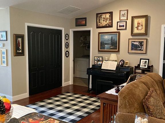 5th image of 3112 Park Place Dr