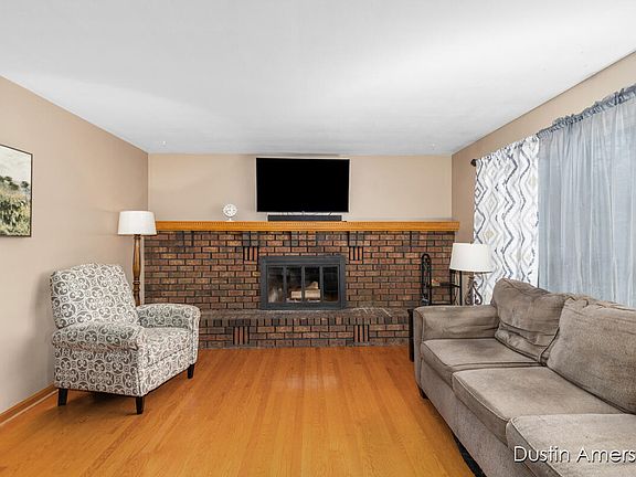 3rd image of 2717 Garfield Ave NW