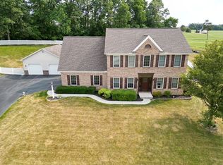 12 Devonshire Dr, Shrewsbury, PA 17361