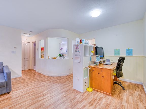 5th image of 3738 Norfolk St #207