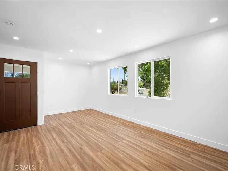 16036 Liggett St — Photo 5