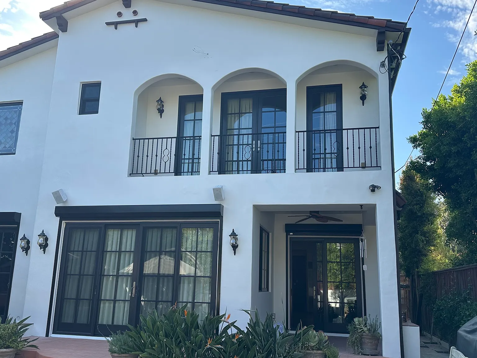 5 bed, 3827 sqft, $14,500 — Photo 2