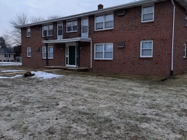 1189 Cormier Rd, Green Bay, WI 54304