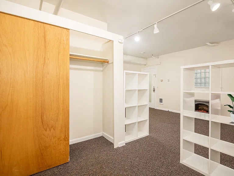 Palladian Apartments — Photo 19